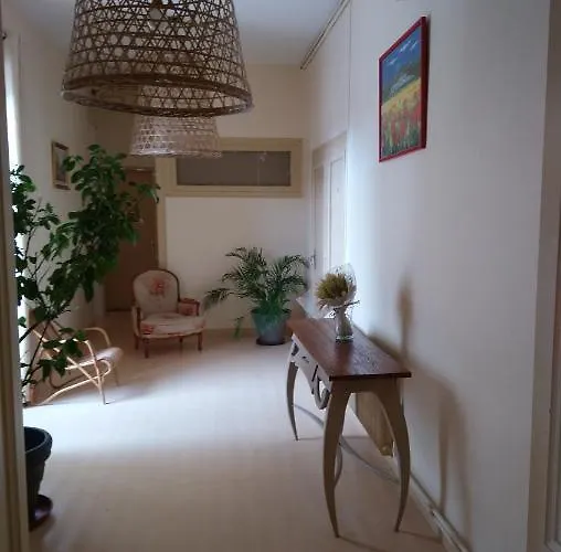 Cafe De Paris 2* Lesparre-Médoc